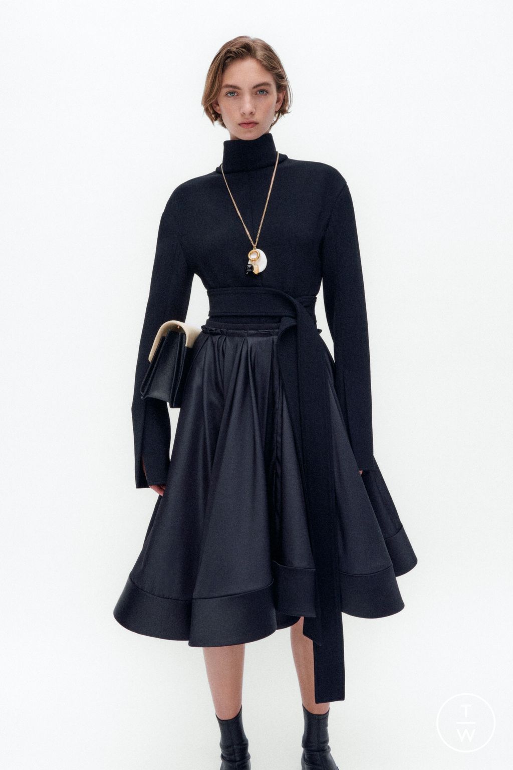 Fashion Week New York Resort 2023 look 8 from the Proenza Schouler collection womenswear