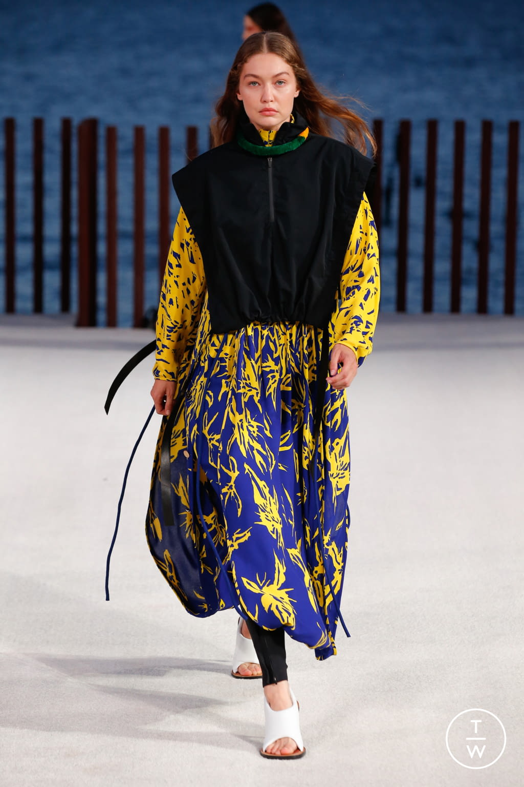 Fashion Week New York Spring/Summer 2022 look 15 from the Proenza Schouler collection womenswear