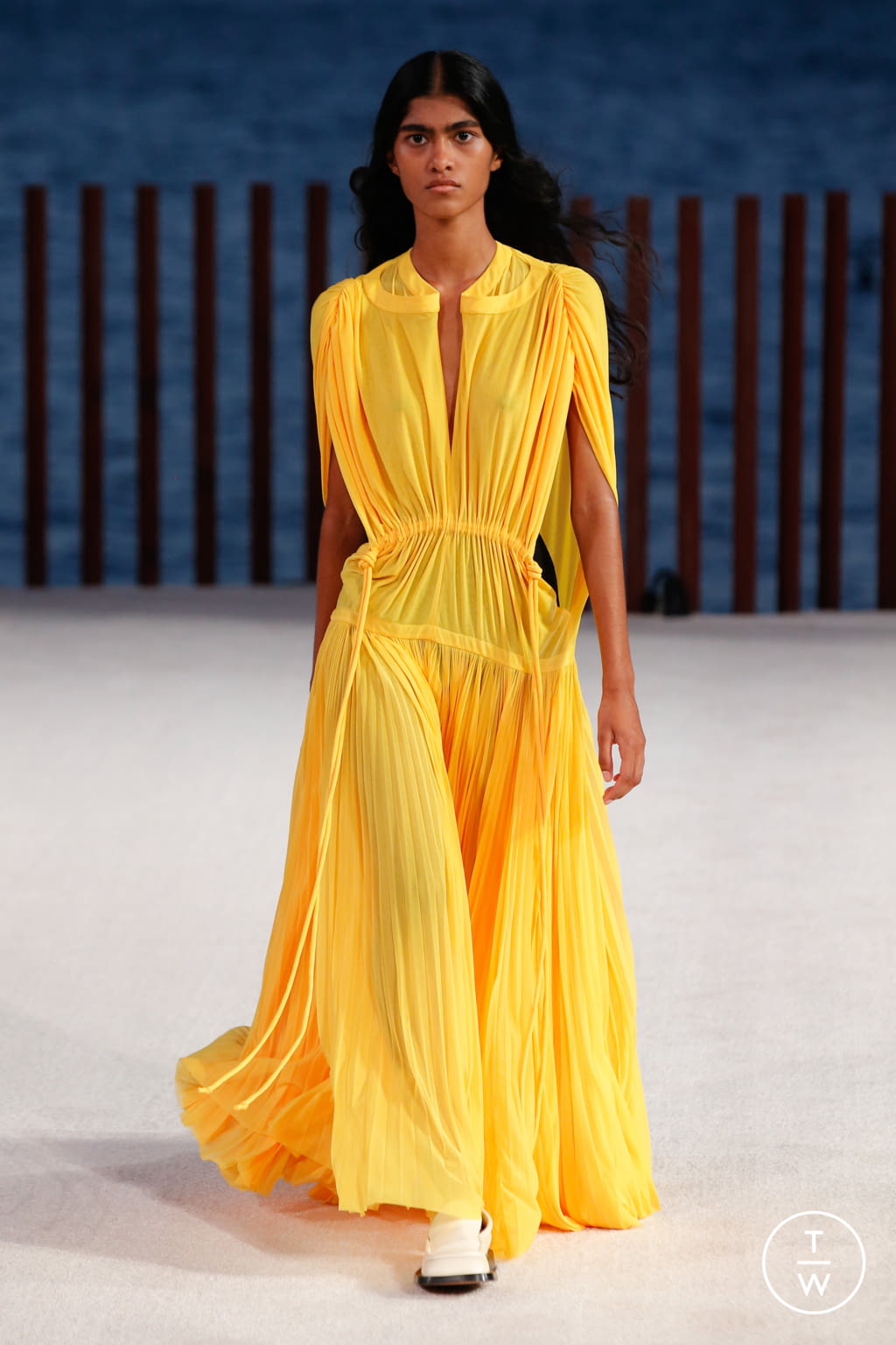 Fashion Week New York Spring/Summer 2022 look 25 from the Proenza Schouler collection womenswear