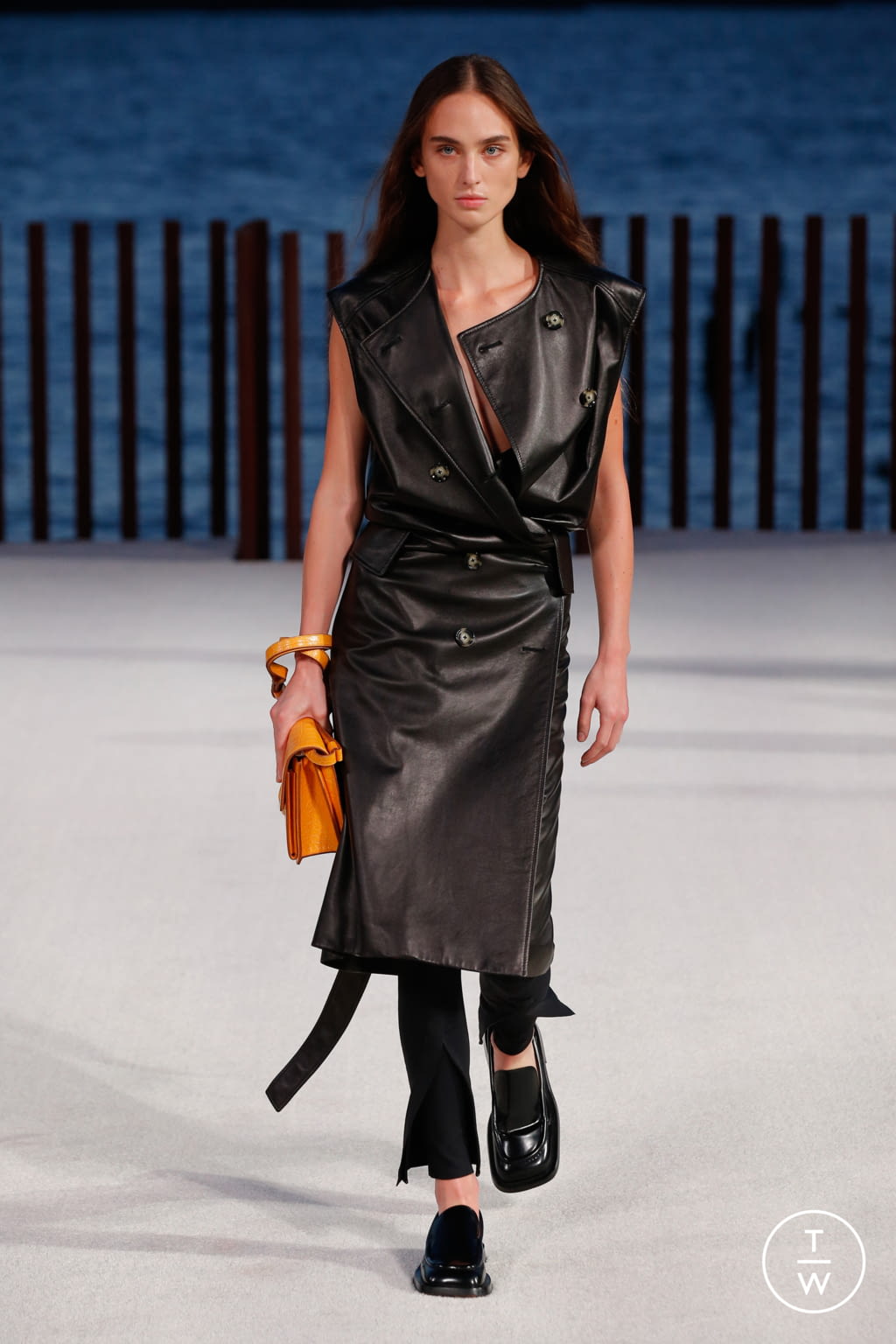 Fashion Week New York Spring/Summer 2022 look 6 from the Proenza Schouler collection 女装