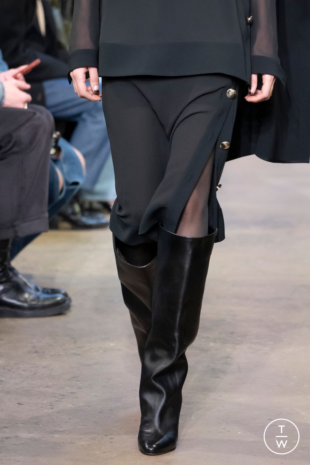 Fashion Week New York Fall/Winter 2023 look 19 from the Proenza Schouler collection 女装配饰