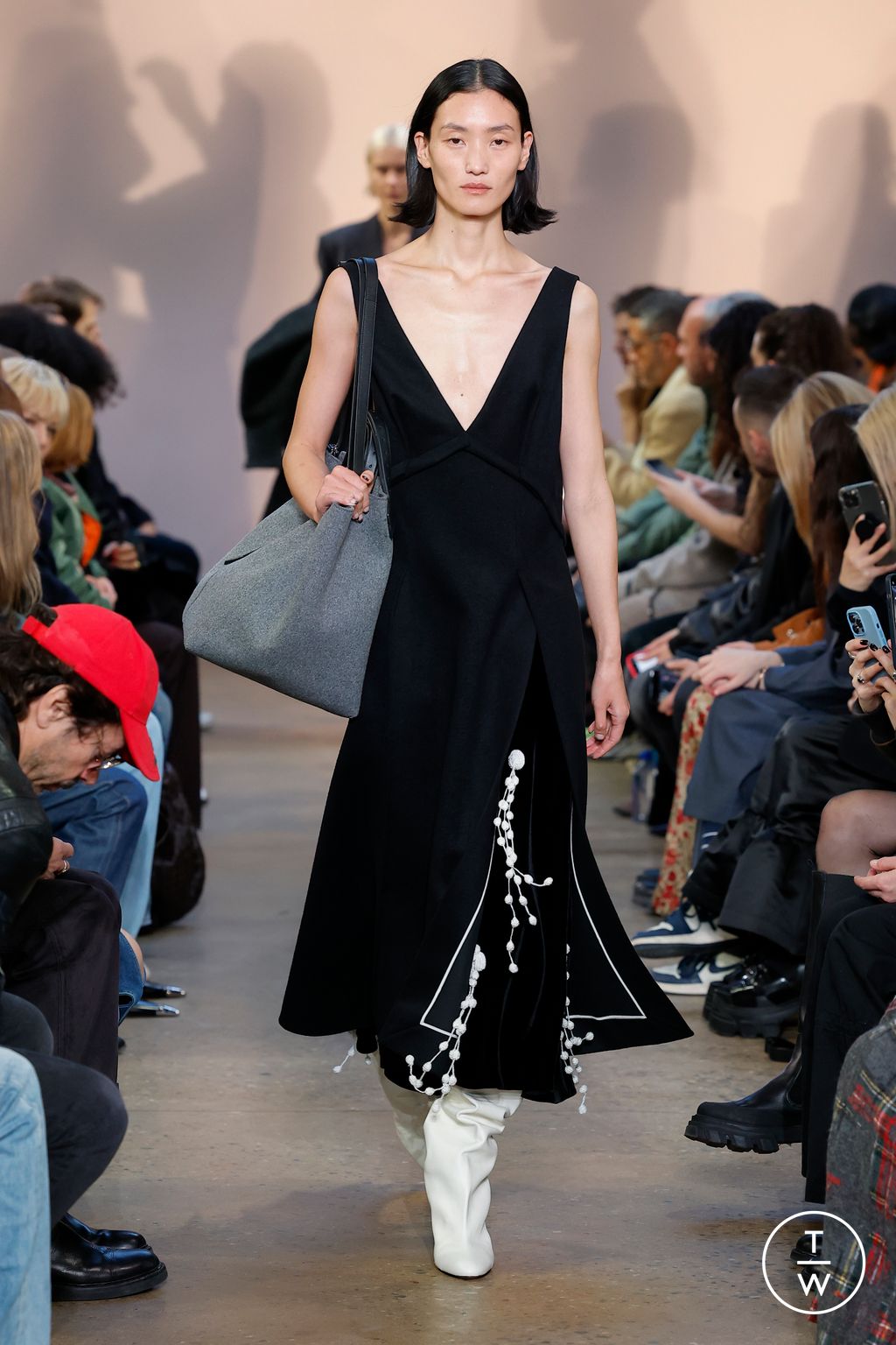 Fashion Week New York Fall/Winter 2023 look 3 from the Proenza Schouler collection 女装
