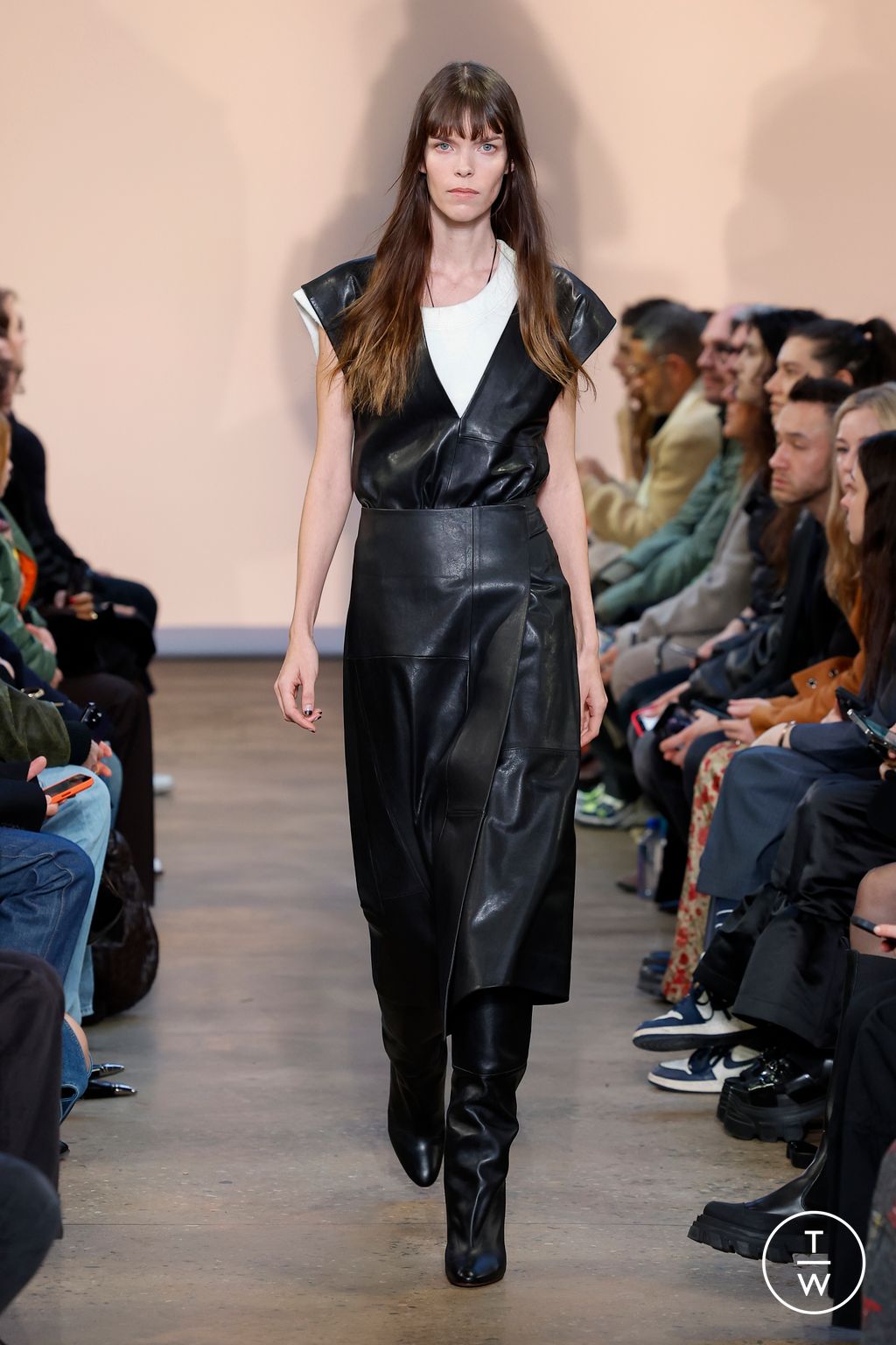 Fashion Week New York Fall/Winter 2023 look 6 from the Proenza Schouler collection womenswear
