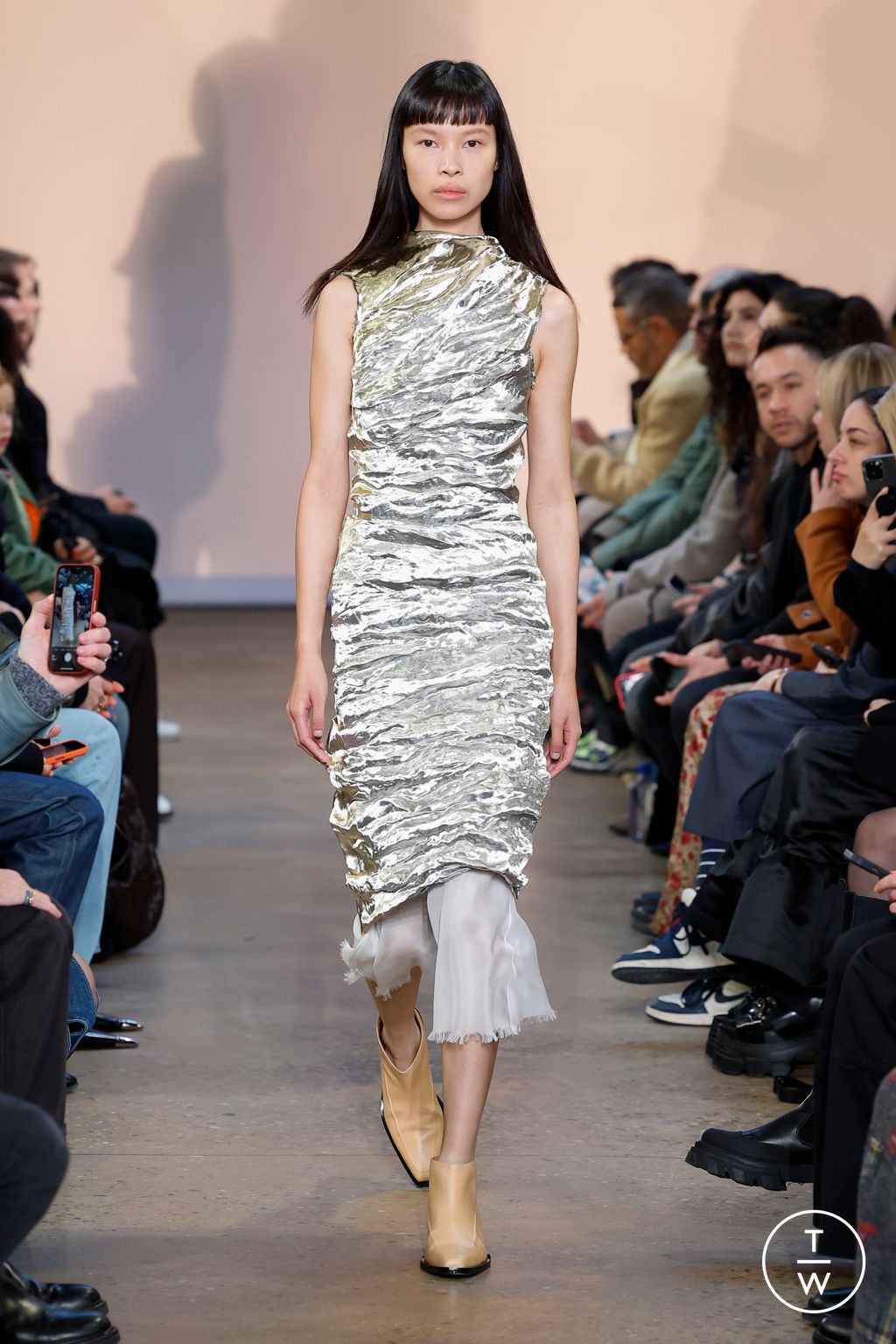 Fashion Week New York Fall/Winter 2023 look 10 from the Proenza Schouler collection womenswear