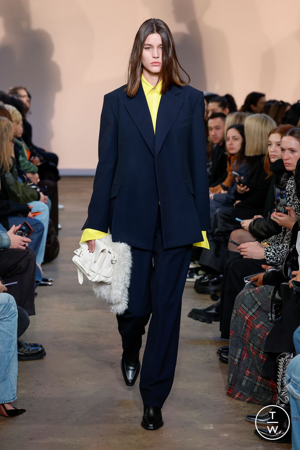 Fashion Week New York Fall/Winter 2023 look 13 from the Proenza Schouler collection 女装