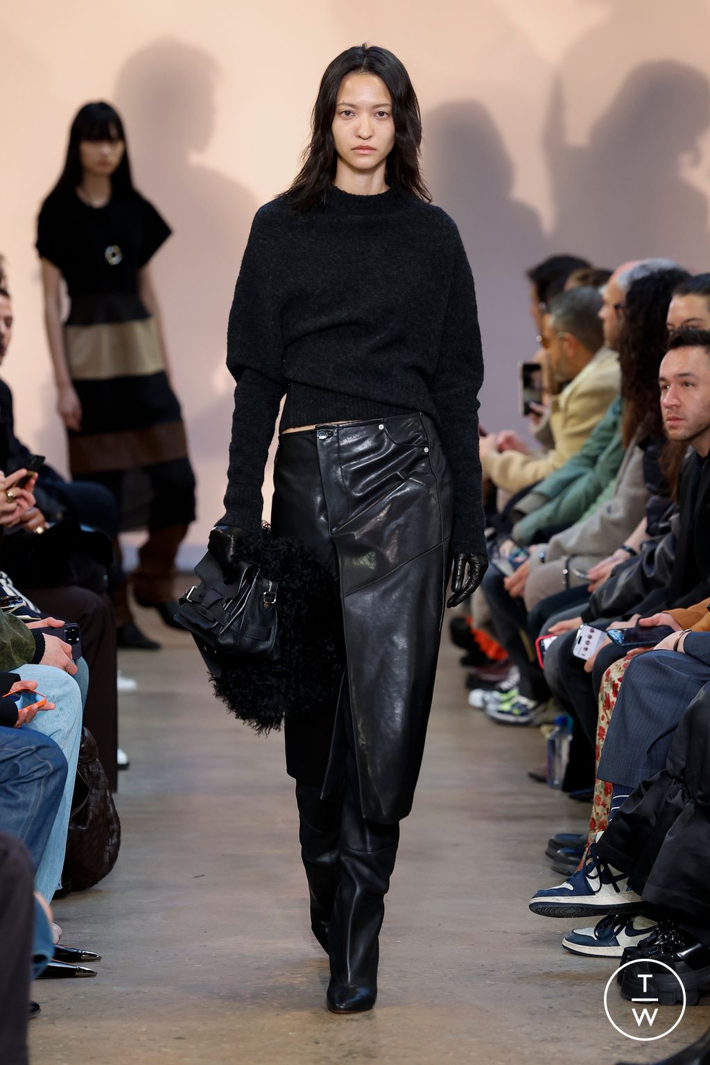 Fashion Week New York Fall/Winter 2023 look 19 from the Proenza Schouler collection womenswear
