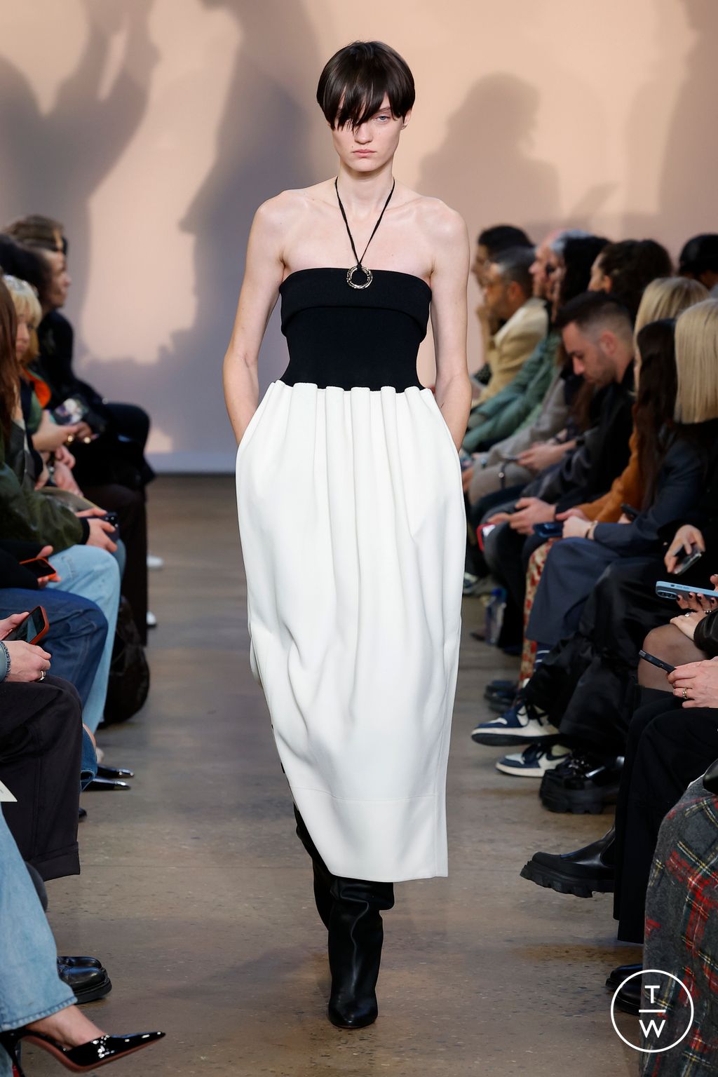Fashion Week New York Fall/Winter 2023 look 21 from the Proenza Schouler collection womenswear