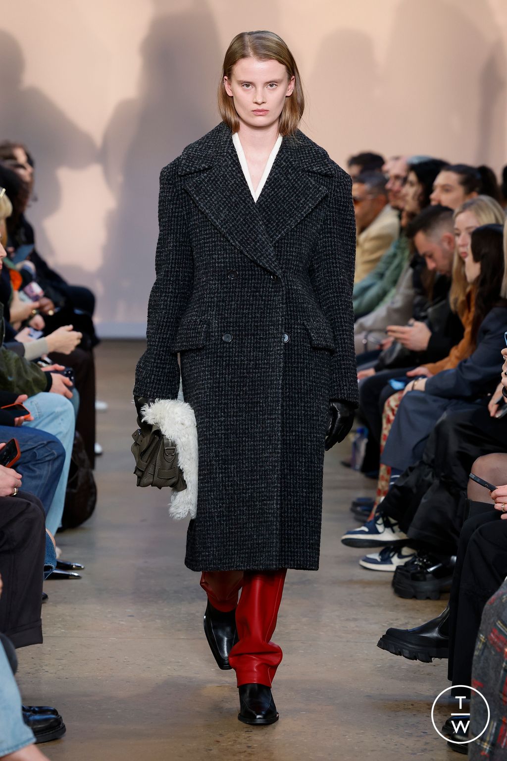 Fashion Week New York Fall/Winter 2023 look 22 from the Proenza Schouler collection 女装