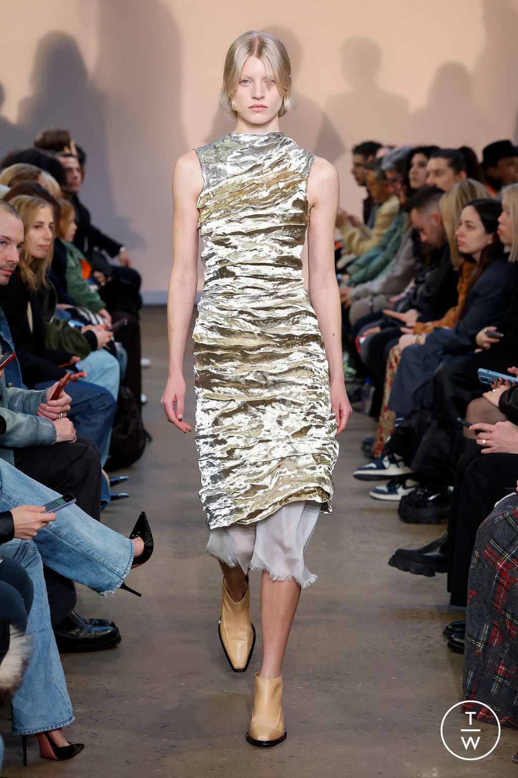 Fashion Week New York Fall/Winter 2023 look 33 from the Proenza Schouler collection womenswear