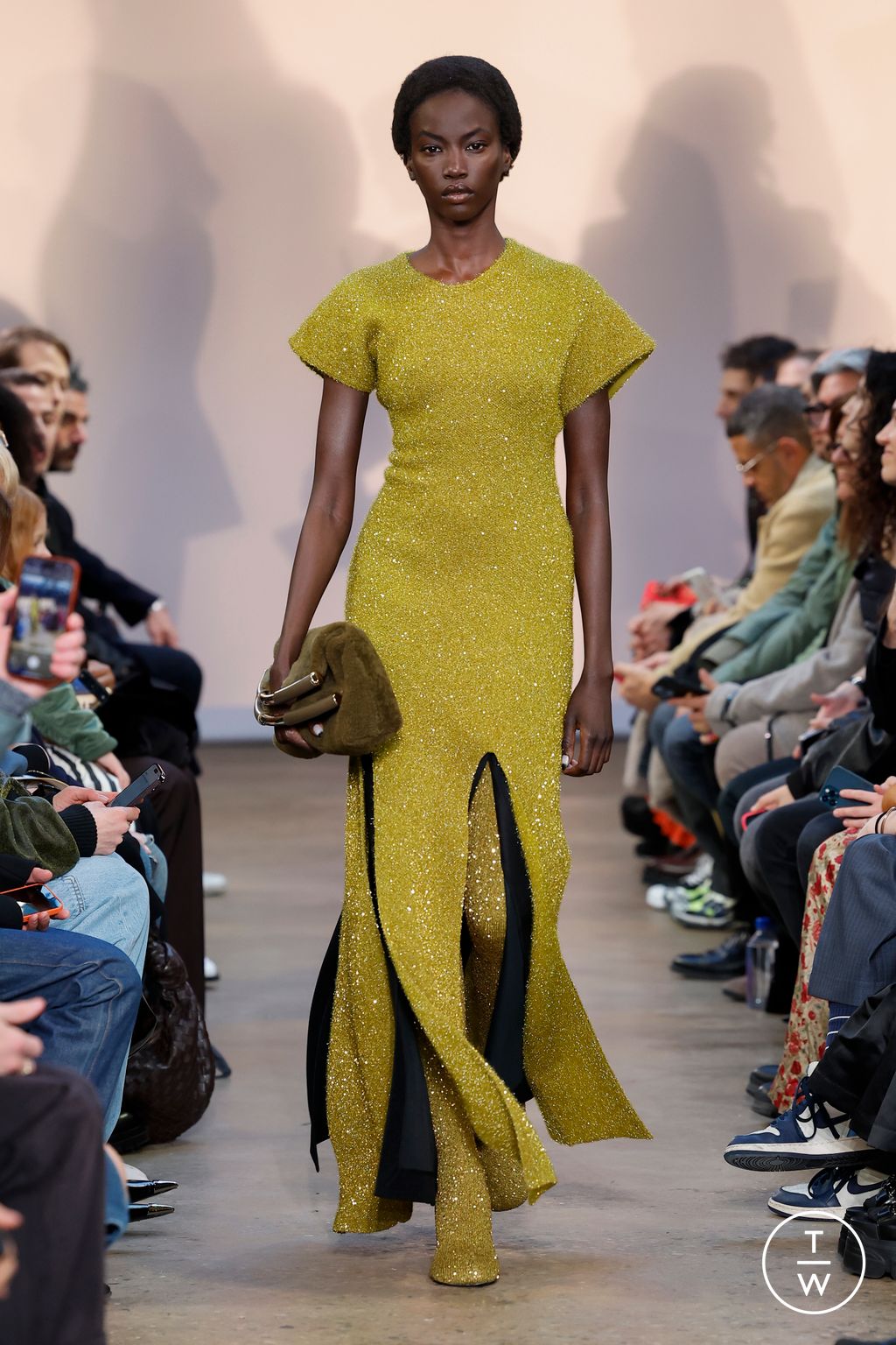 Fashion Week New York Fall/Winter 2023 look 34 from the Proenza Schouler collection 女装
