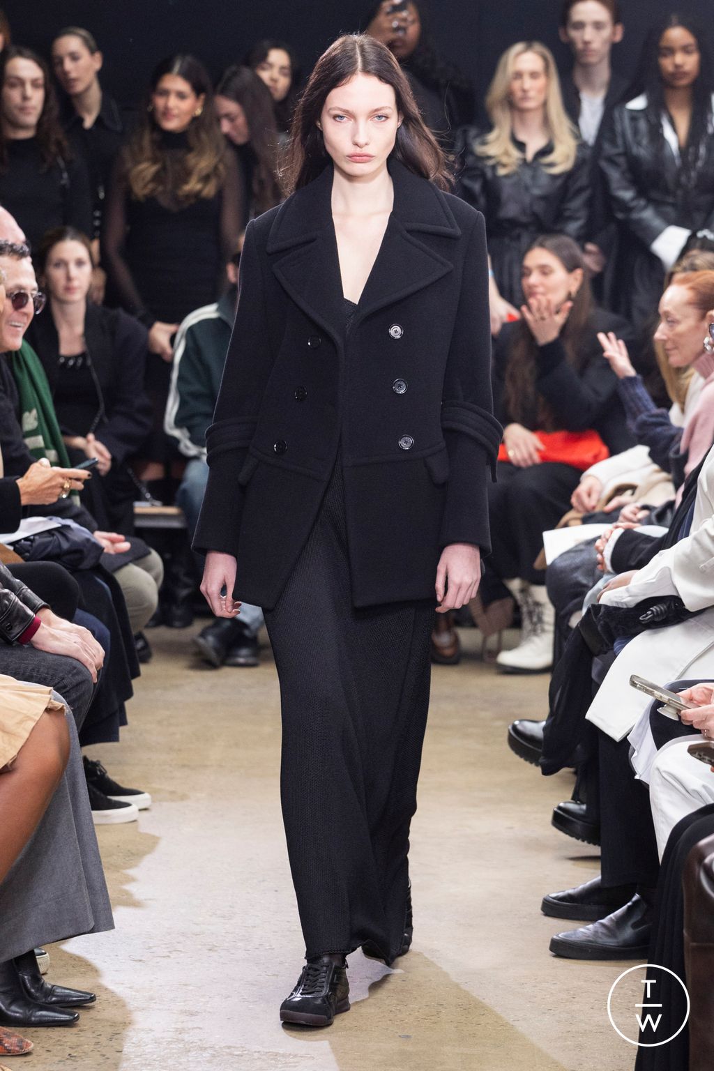 Fashion Week New York Fall/Winter 2024 look 1 de la collection Proenza Schouler womenswear
