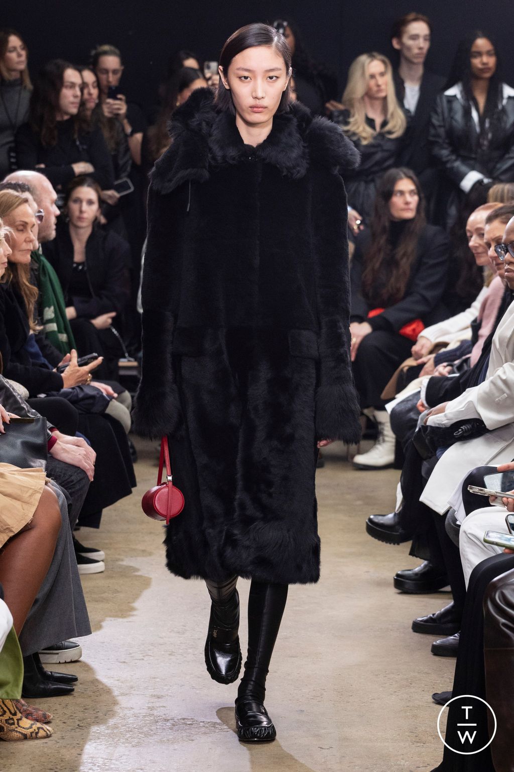 Fashion Week New York Fall/Winter 2024 look 16 from the Proenza Schouler collection womenswear