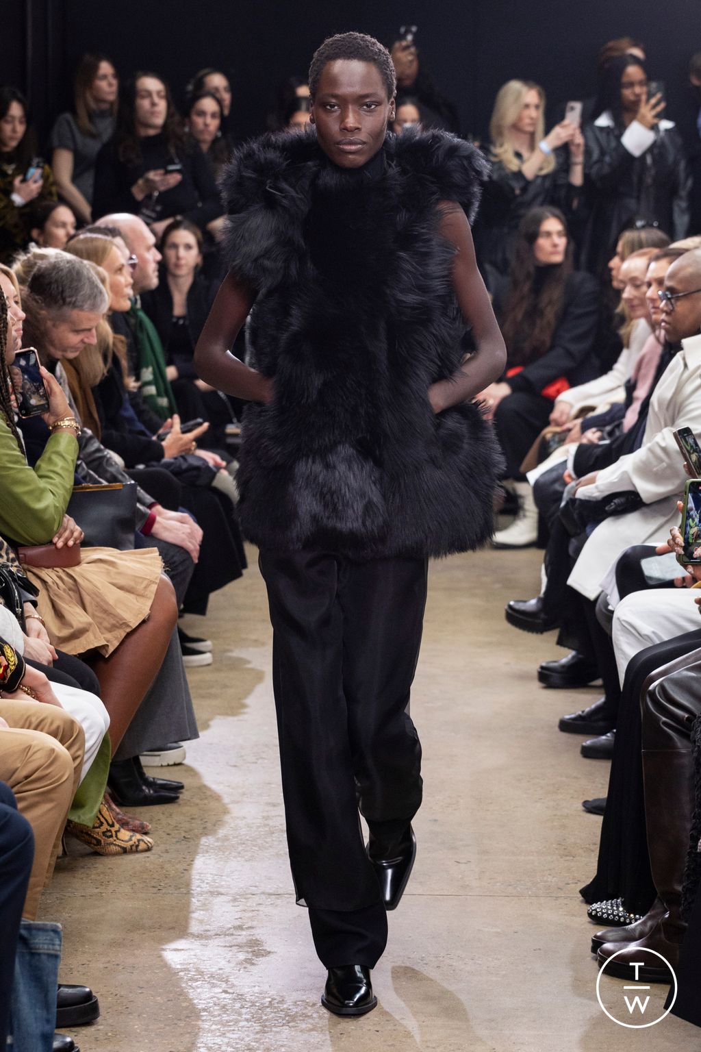 Fashion Week New York Fall/Winter 2024 look 20 from the Proenza Schouler collection womenswear
