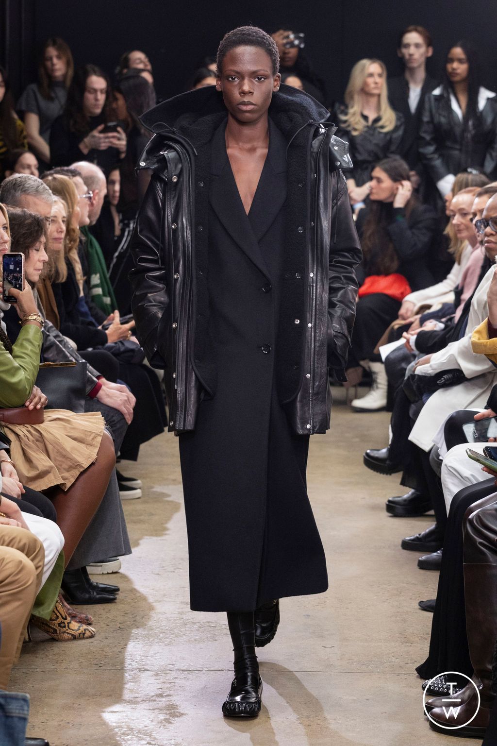 Fashion Week New York Fall/Winter 2024 look 22 from the Proenza Schouler collection 女装