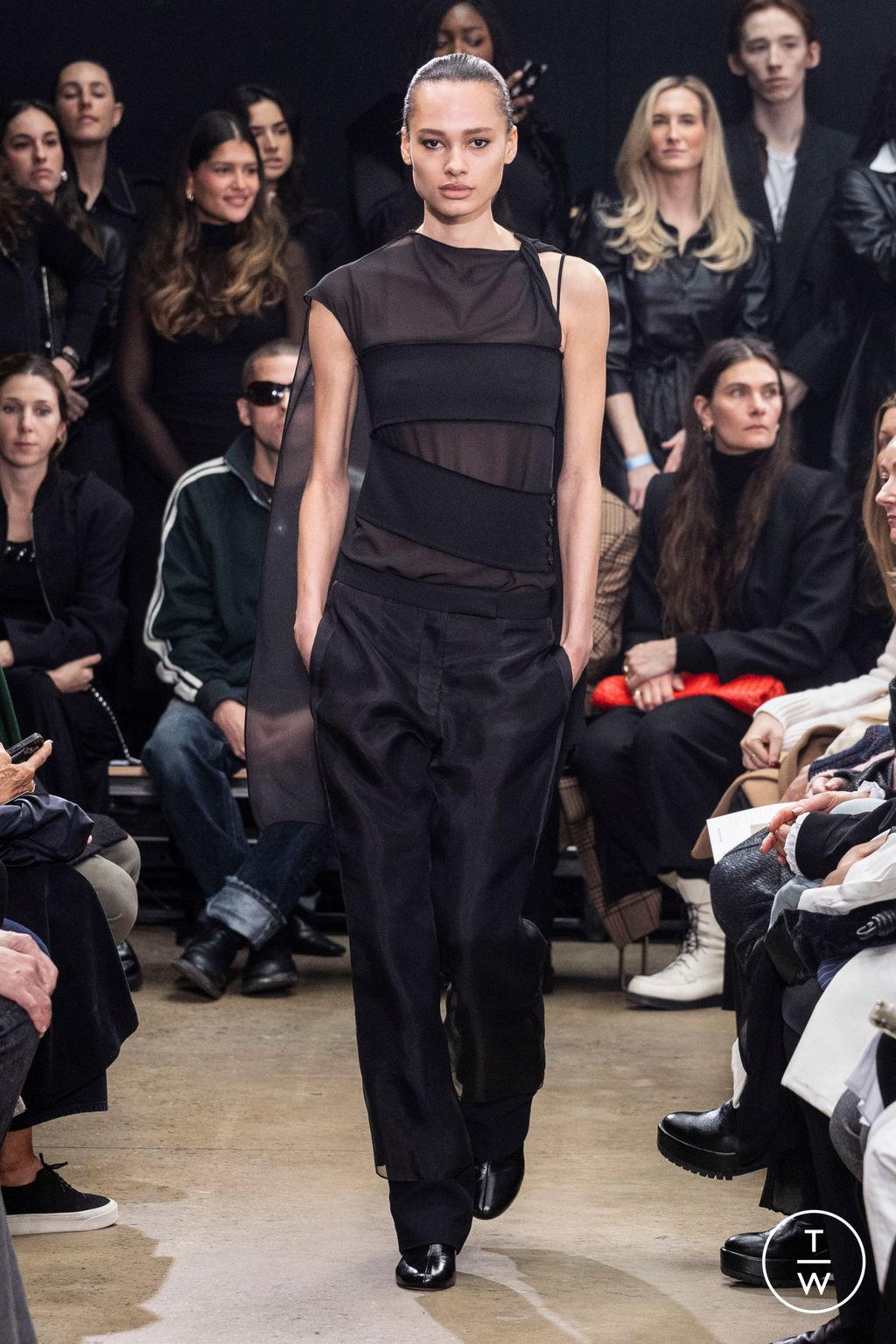 Fashion Week New York Fall/Winter 2024 look 32 from the Proenza Schouler collection 女装