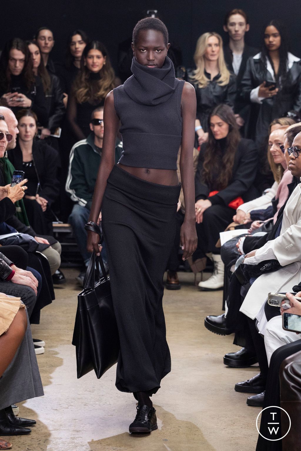Fashion Week New York Fall/Winter 2024 look 4 from the Proenza Schouler collection womenswear