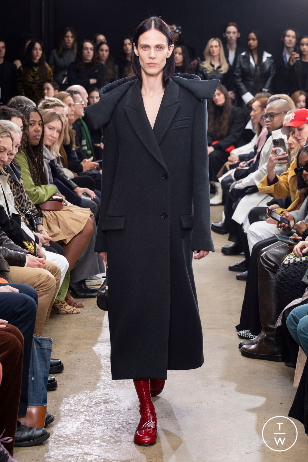 Fashion Week New York Fall/Winter 2024 look 6 from the Proenza Schouler collection womenswear