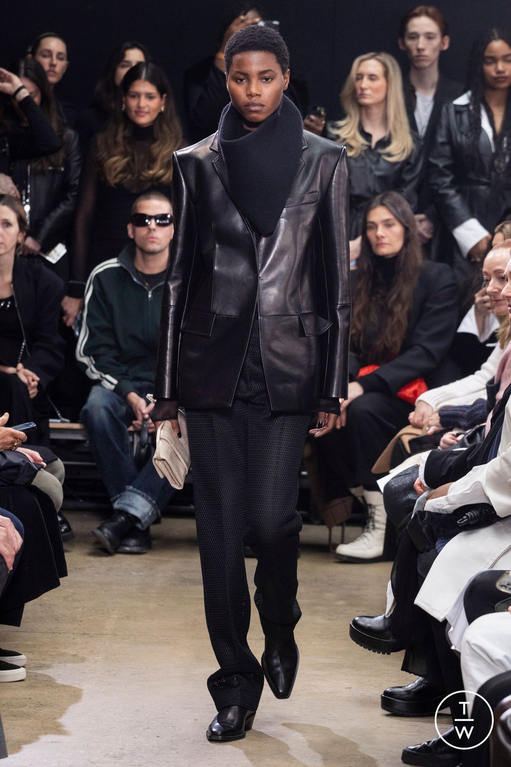 Fashion Week New York Fall/Winter 2024 look 8 from the Proenza Schouler collection 女装