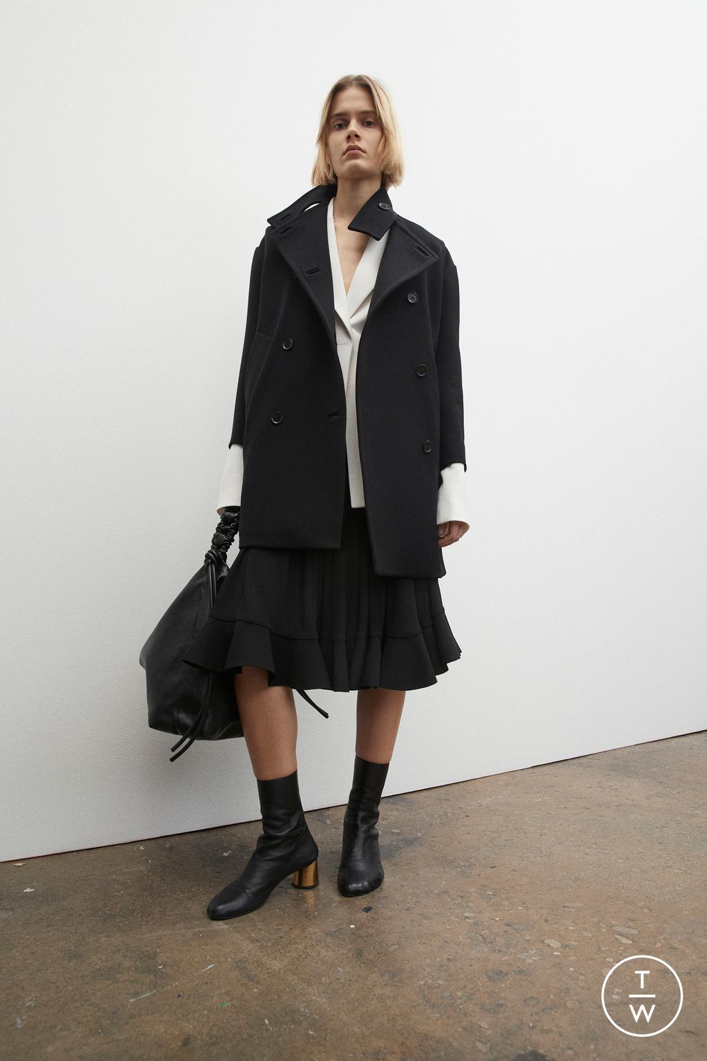 Fashion Week New York Pre-Fall 2023 look 26 from the Proenza Schouler collection womenswear