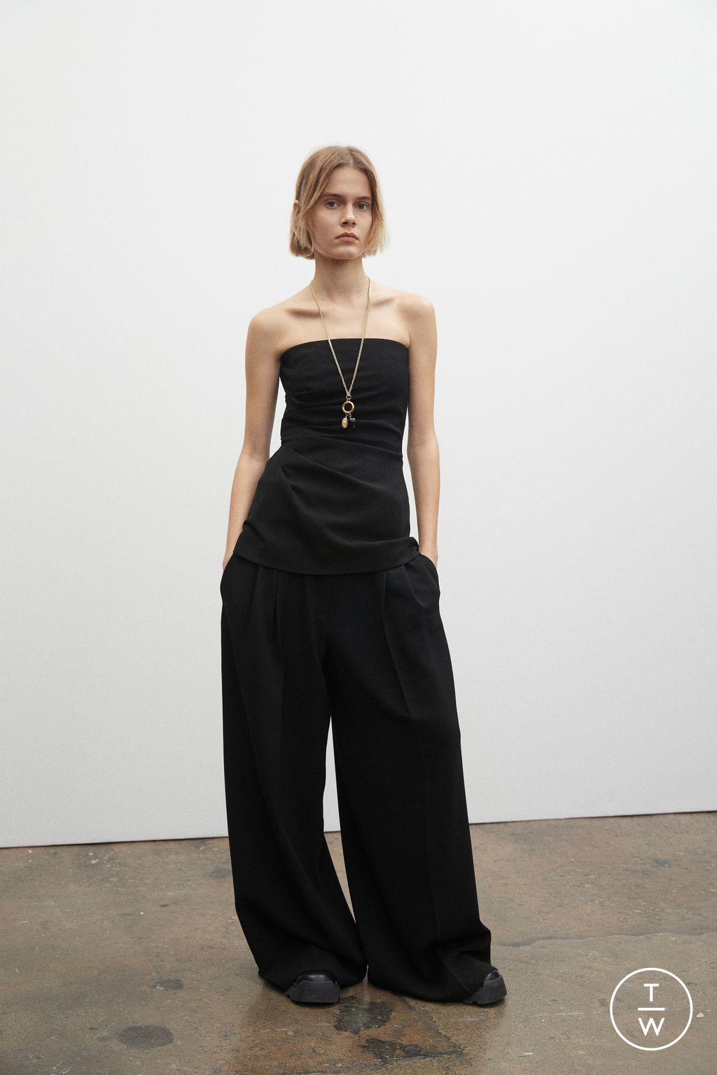 Fashion Week New York Pre-Fall 2023 look 5 from the Proenza Schouler collection womenswear