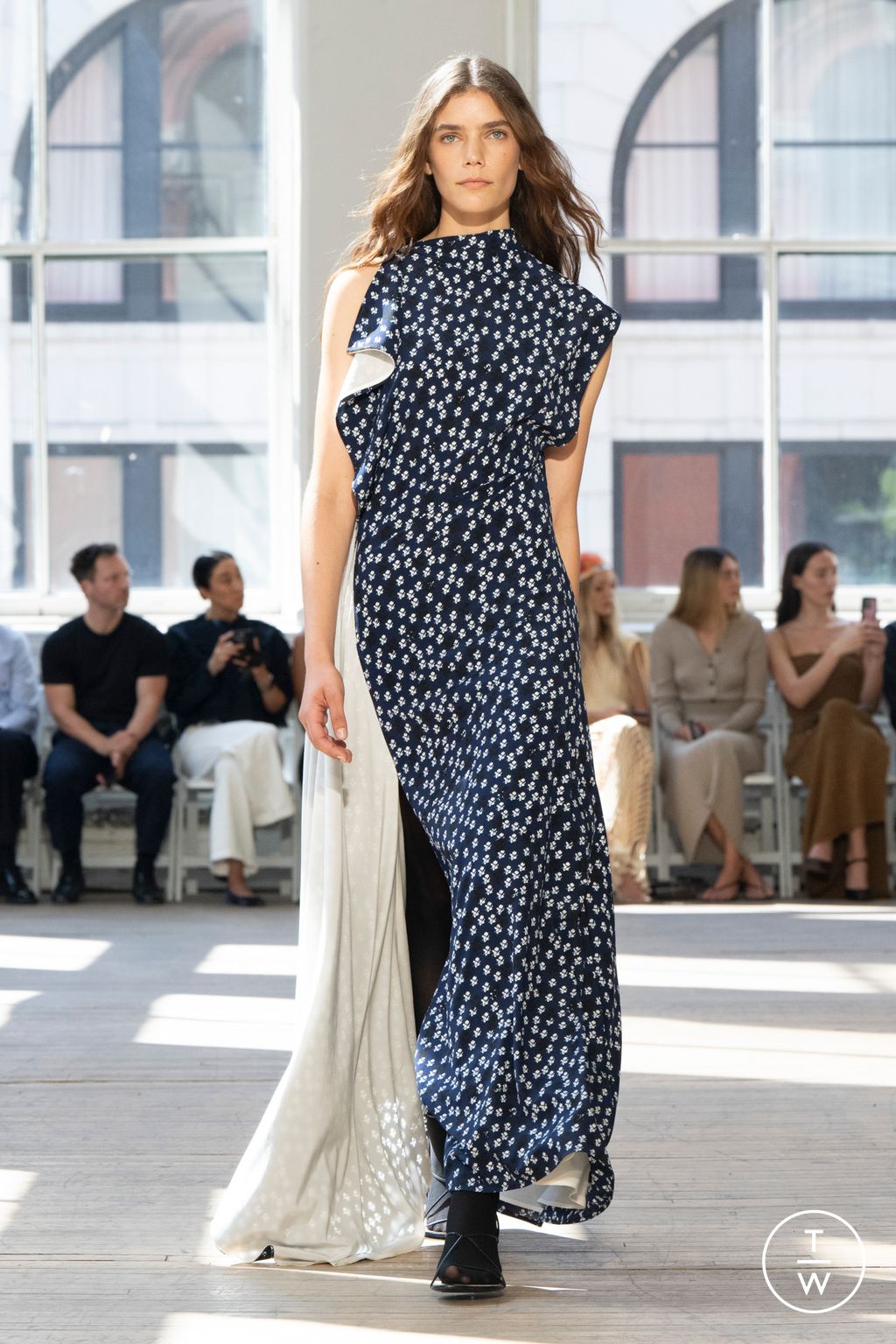 Fashion Week New York Spring-Summer 2025 look 9 de la collection Proenza Schouler womenswear