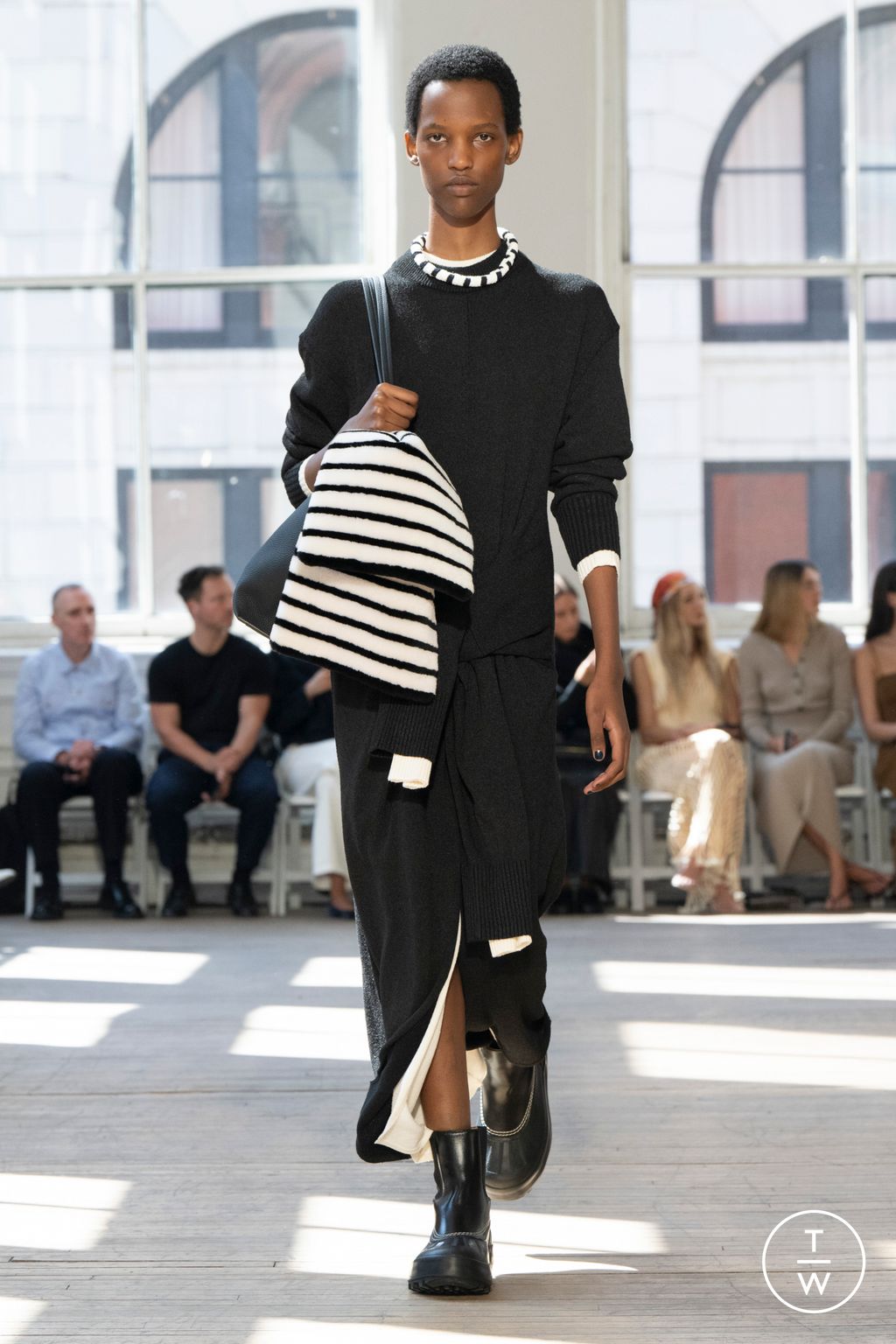 Fashion Week New York Spring/Summer 2025 look 15 from the Proenza Schouler collection womenswear