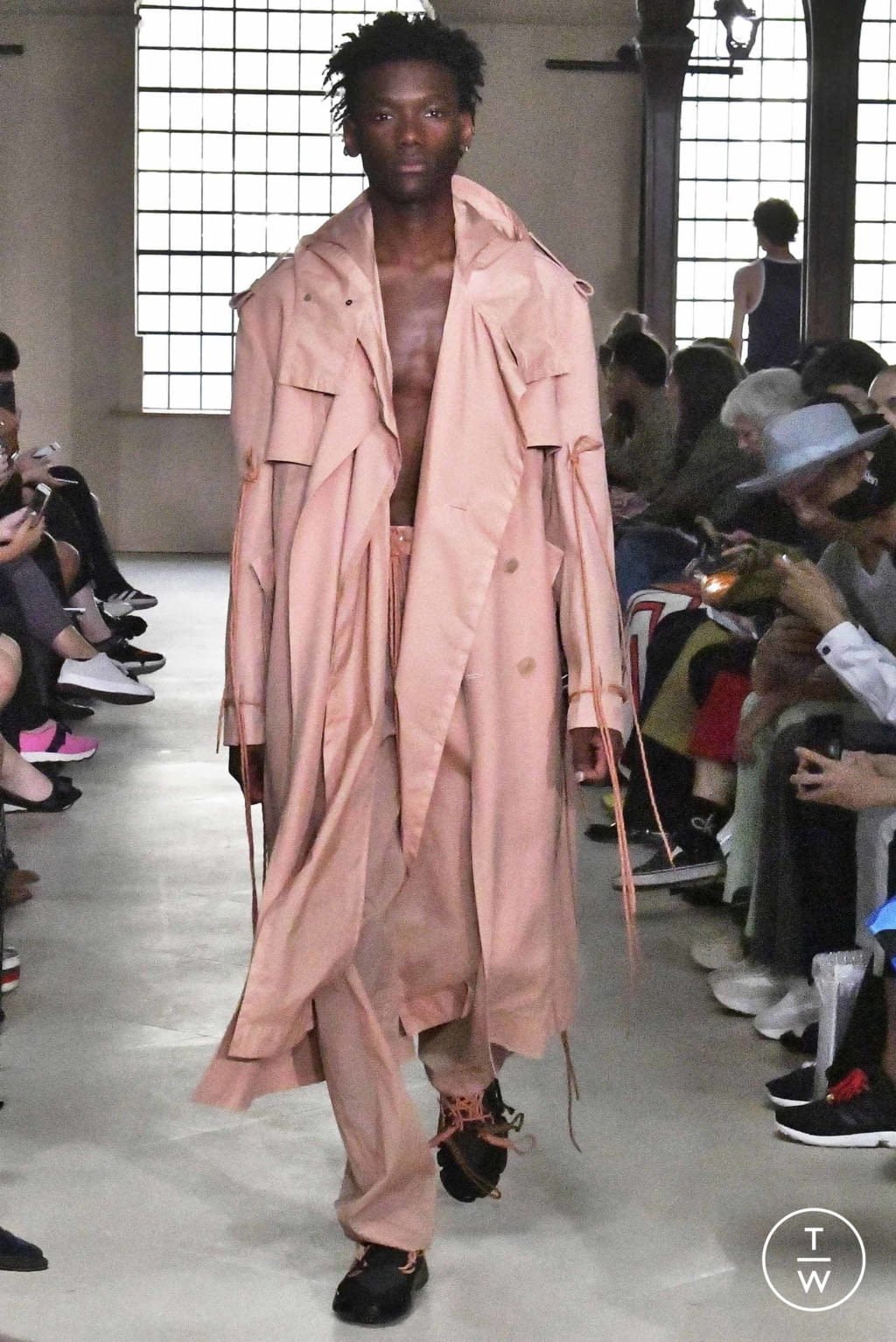 Fashion Week London Spring/Summer 2019 look 16 from the Pronounce collection menswear