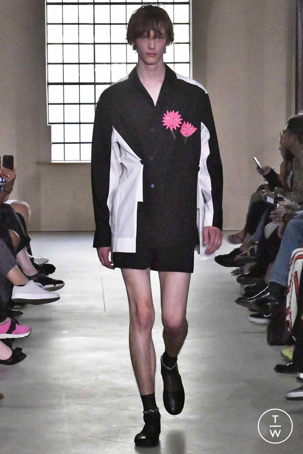 Fashion Week London Spring/Summer 2019 look 26 from the Pronounce collection 男装