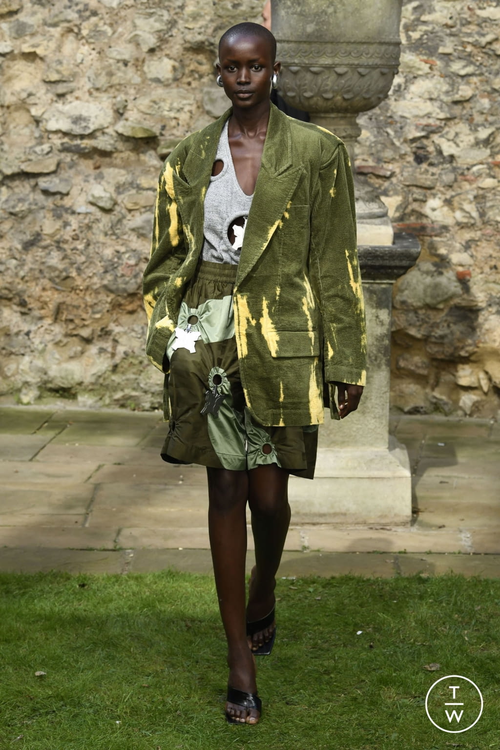 Fashion Week London Spring/Summer 2022 look 10 from the Pronounce collection womenswear
