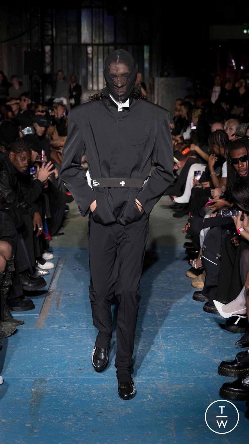 Fashion Week Paris Spring-Summer 2025 look 8 from the Prototypes collection 男装