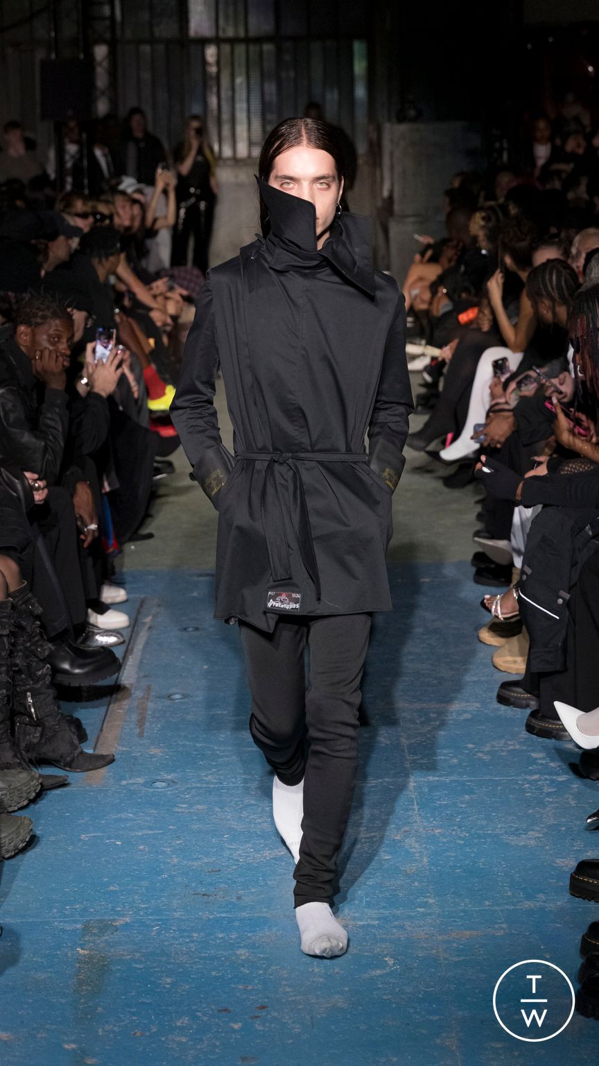 Fashion Week Paris Spring/Summer 2025 look 19 from the Prototypes collection 男装