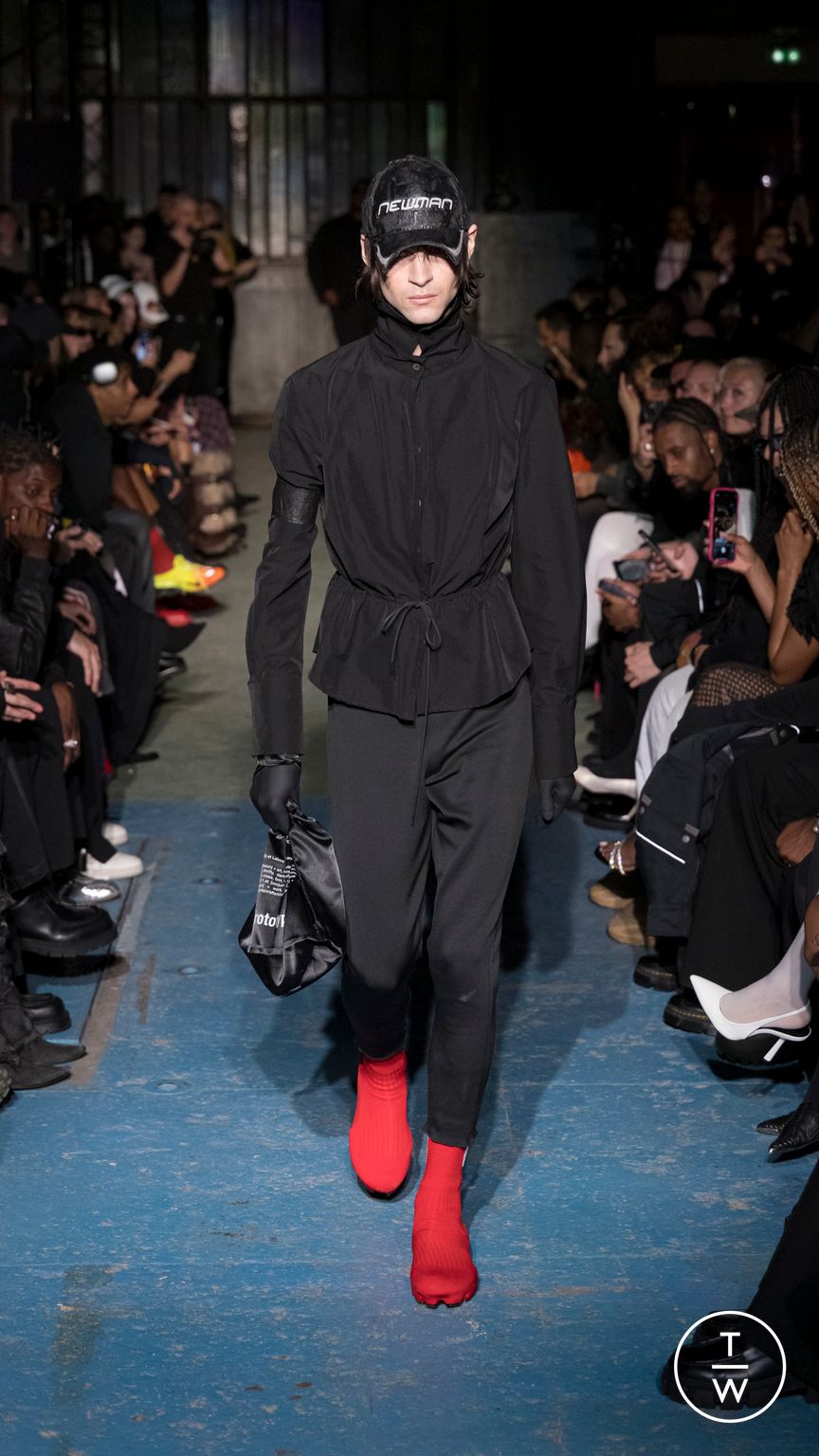 Fashion Week Paris Spring-Summer 2025 look 25 from the Prototypes collection 男装