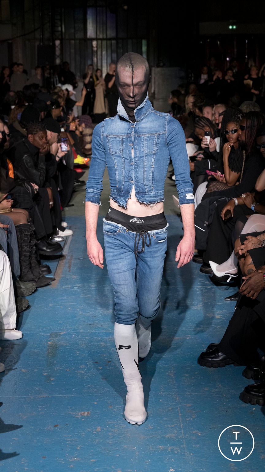 Fashion Week Paris Spring-Summer 2025 look 26 from the Prototypes collection 男装