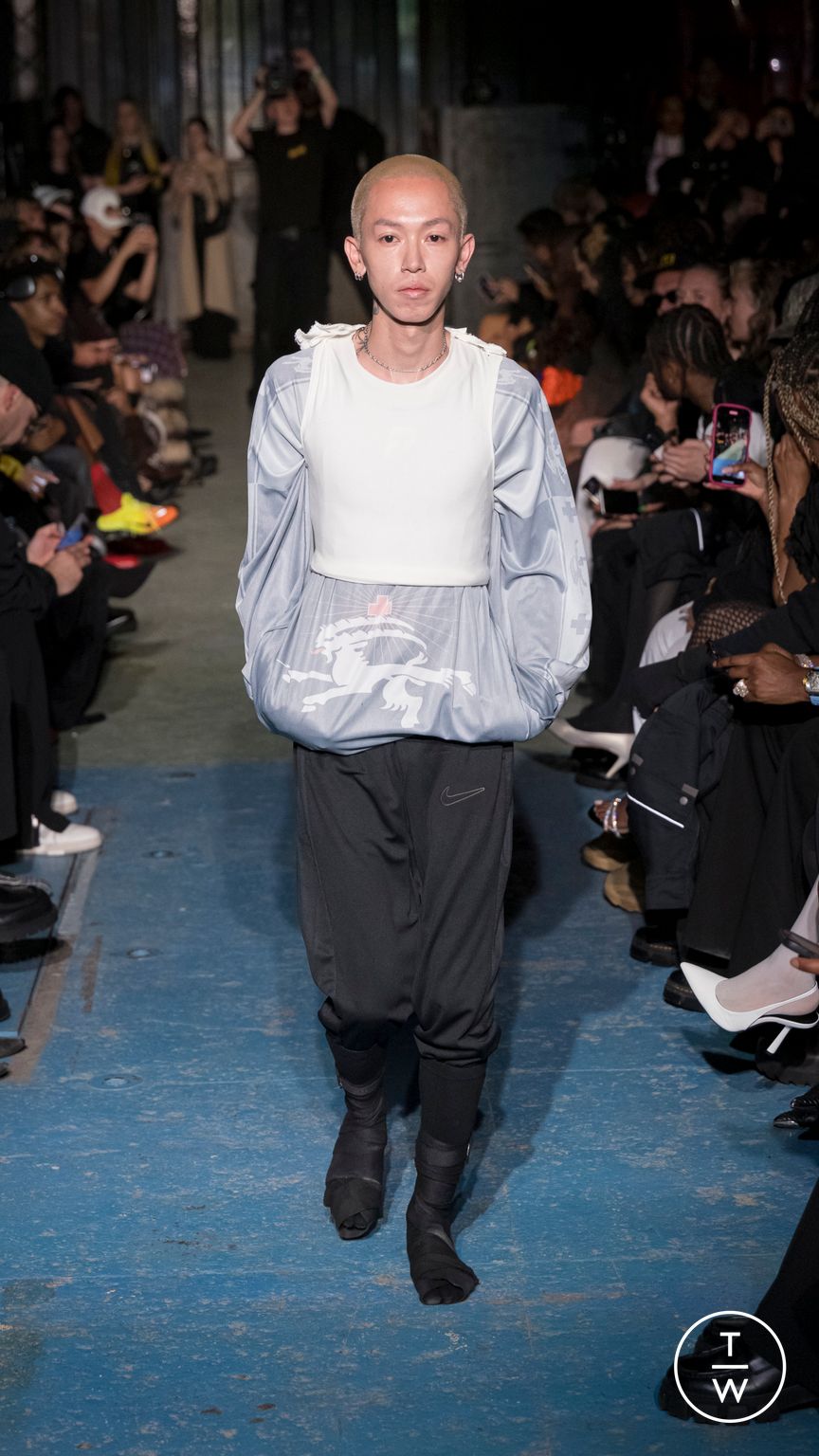 Fashion Week Paris Spring-Summer 2025 look 31 from the Prototypes collection menswear