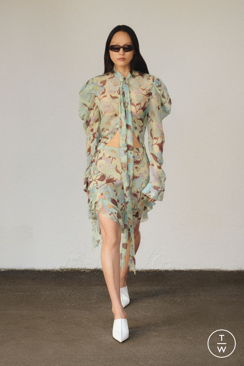 Fashion Week Paris Resort 2024 look 30 from the Stella McCartney collection 女装