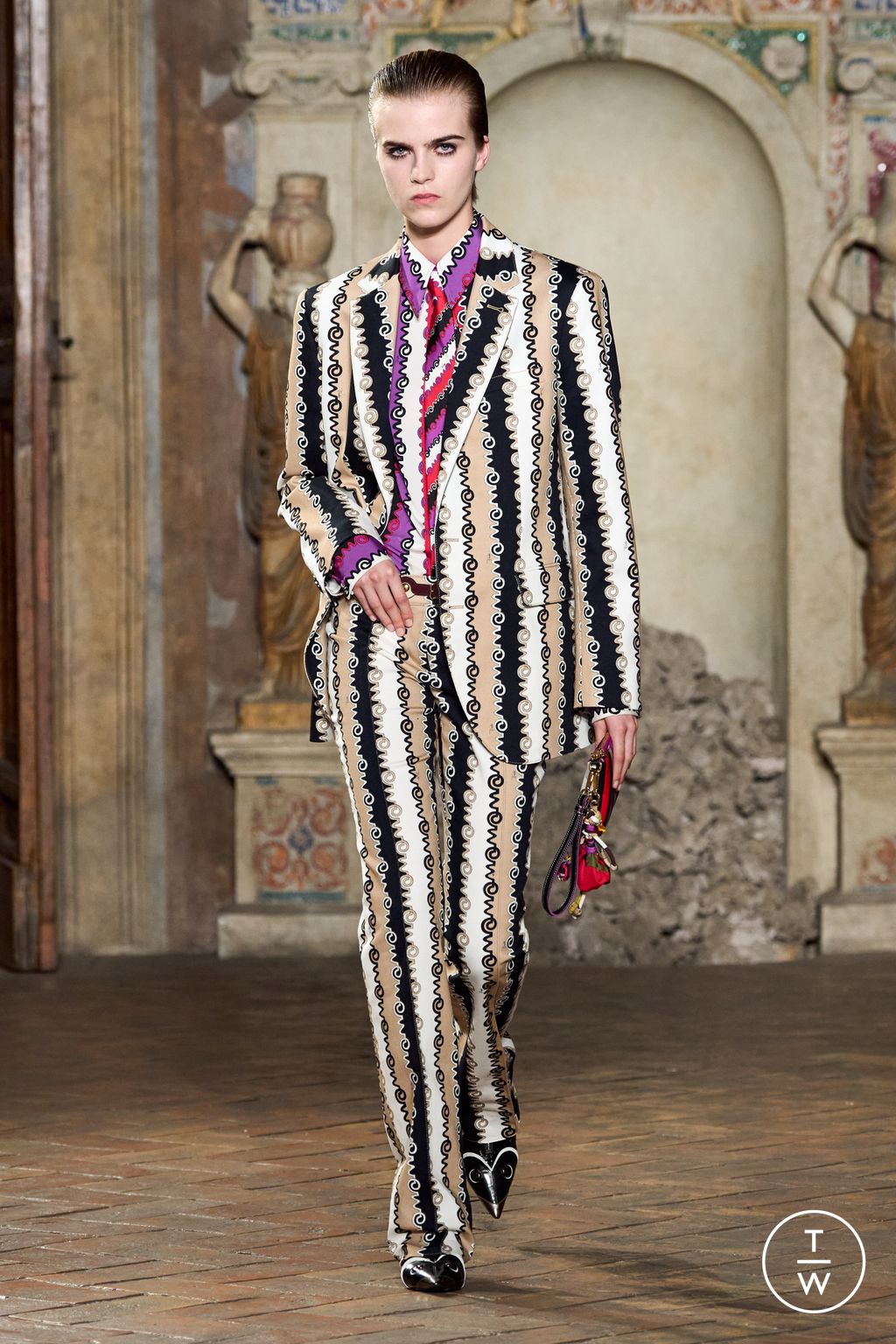 Fashion Week Milan Spring/Summer 2024 look 15 de la collection Pucci womenswear