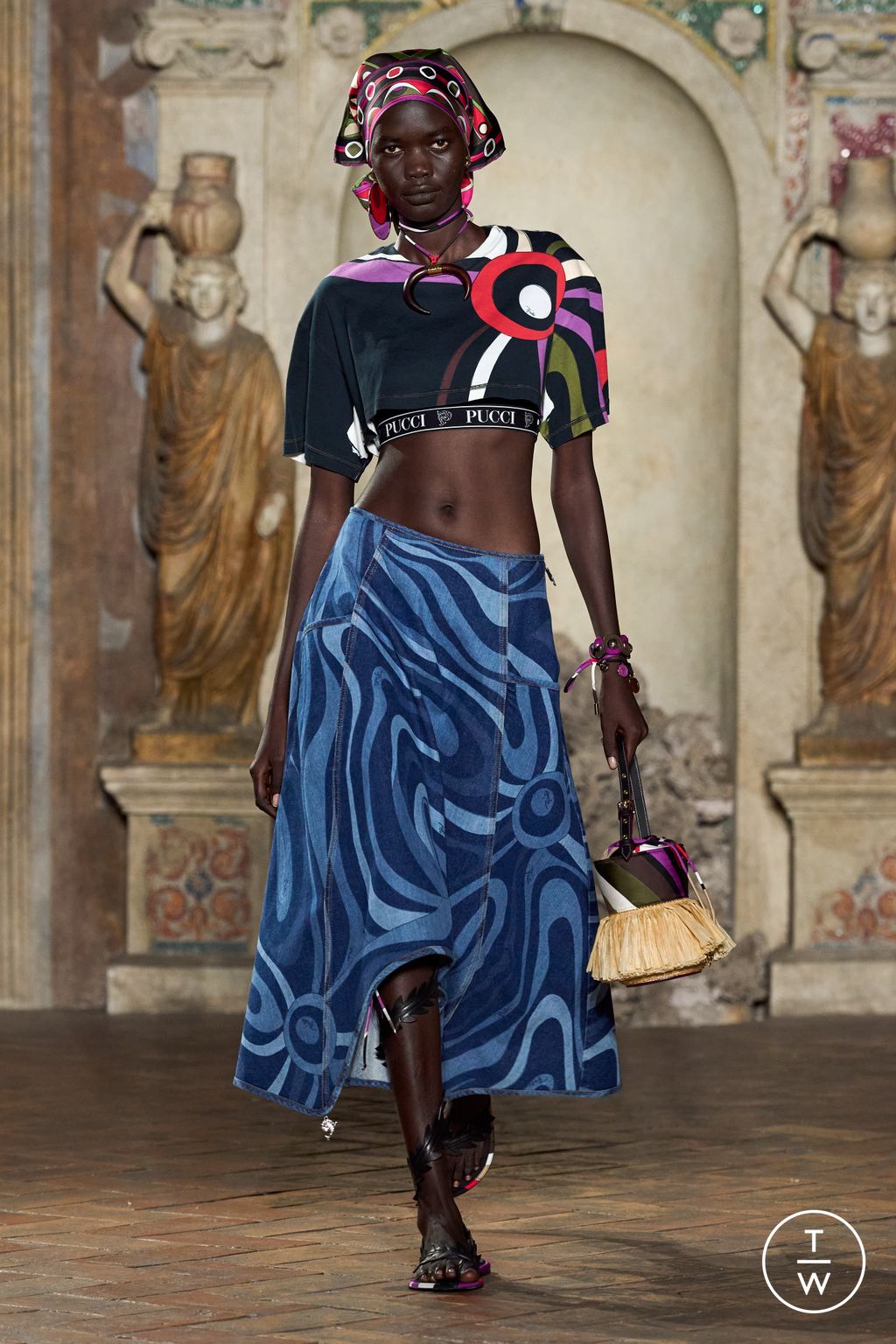 Fashion Week Milan Spring/Summer 2024 look 19 from the Pucci collection womenswear