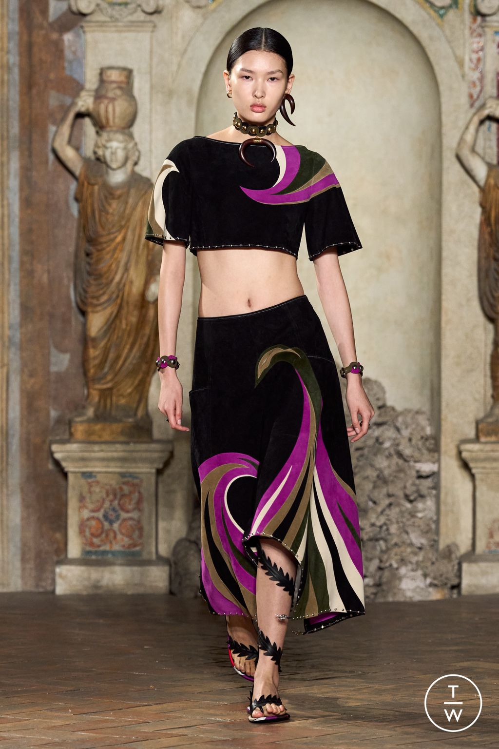 Fashion Week Milan Spring/Summer 2024 look 21 from the Pucci collection womenswear