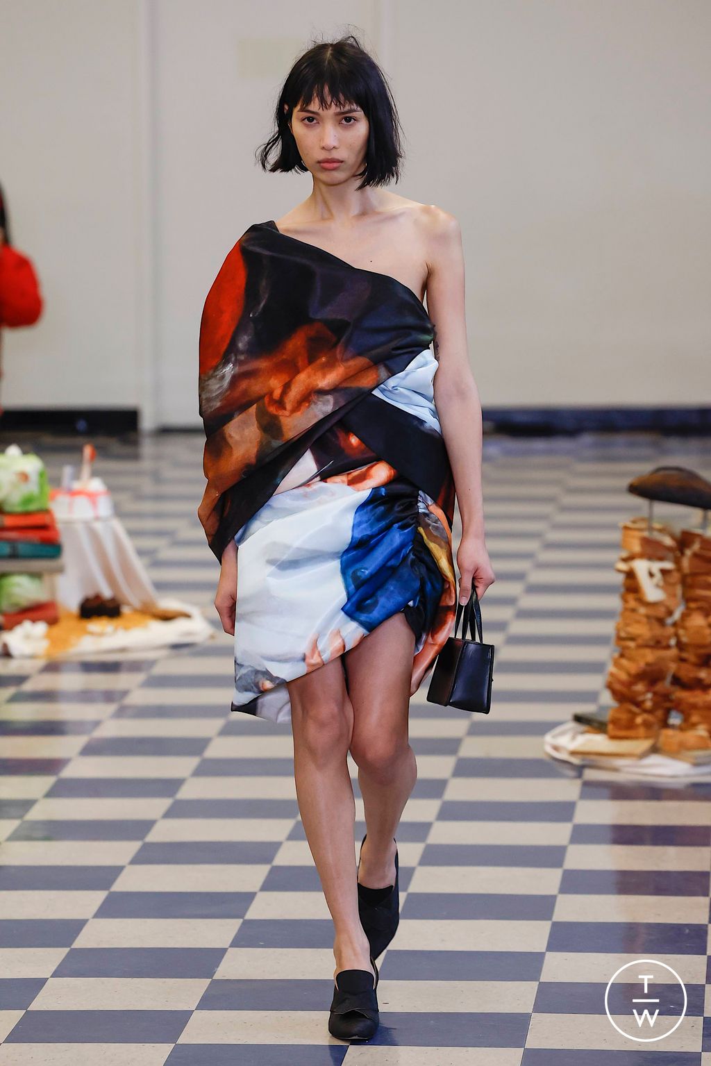 Fashion Week New York Fall/Winter 2023 look 8 from the Puppets and Puppets collection 女装