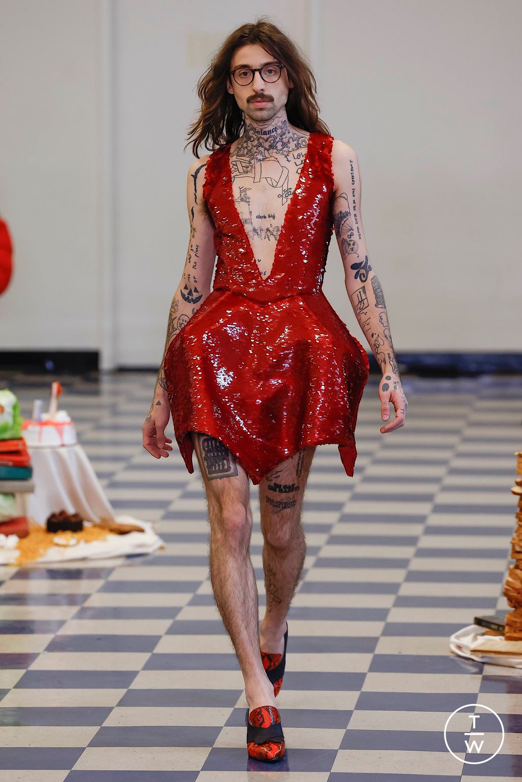 Fashion Week New York Fall/Winter 2023 look 9 from the Puppets and Puppets collection 女装