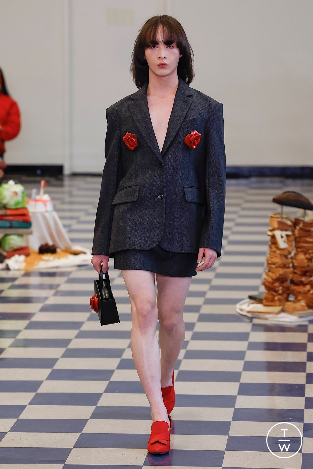 Fashion Week New York Fall/Winter 2023 look 16 from the Puppets and Puppets collection 女装