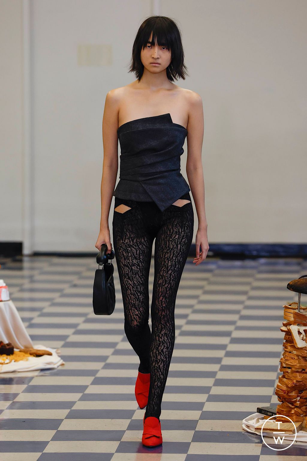 Fashion Week New York Fall/Winter 2023 look 23 from the Puppets and Puppets collection 女装