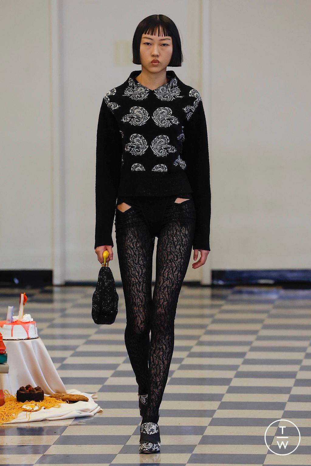 Fashion Week New York Fall/Winter 2023 look 25 from the Puppets and Puppets collection womenswear