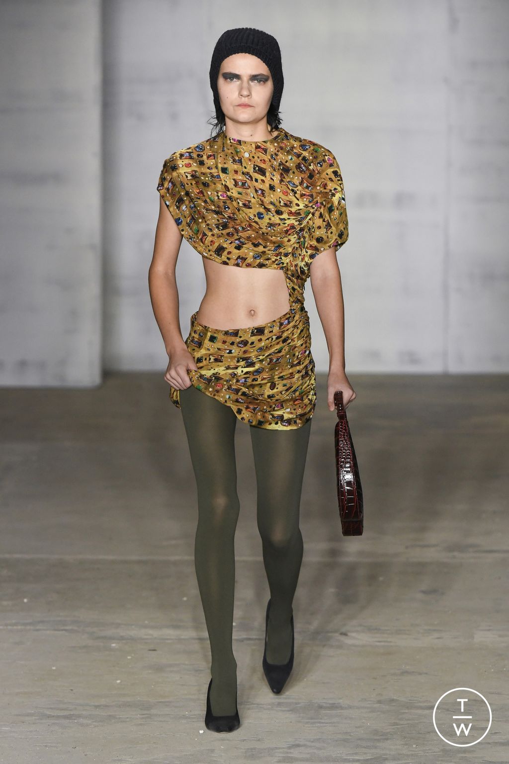 Fashion Week New York Fall/Winter 2024 look 14 from the Puppets and Puppets collection 女装