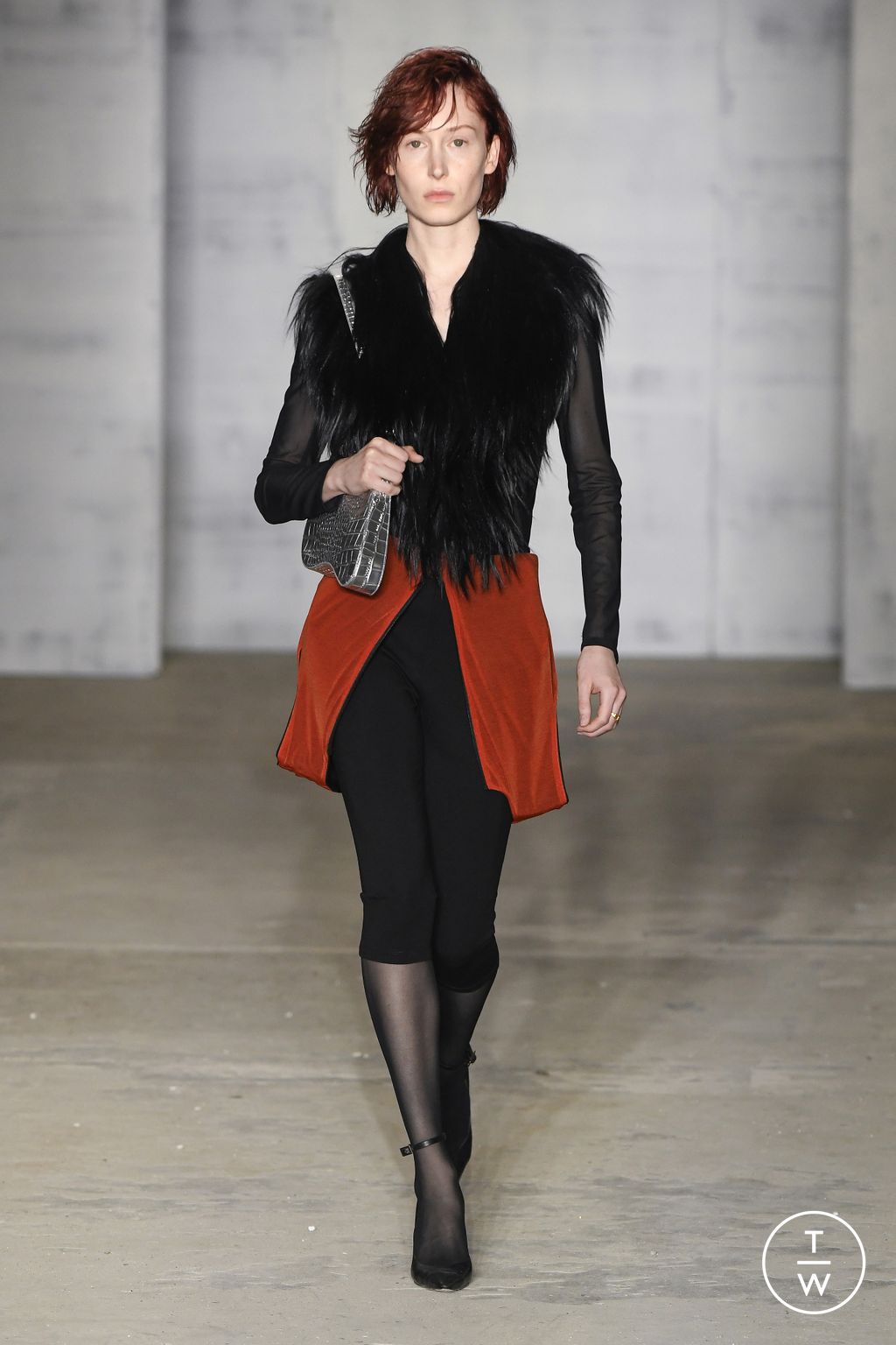 Fashion Week New York Fall/Winter 2024 look 27 de la collection Puppets and Puppets womenswear