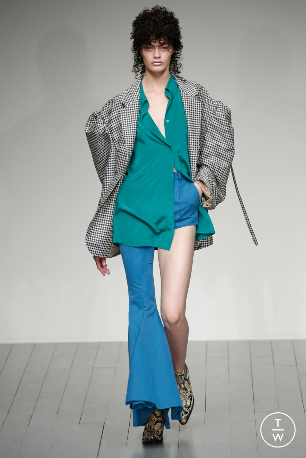Fashion Week London Spring/Summer 2019 look 23 from the pushBUTTON collection womenswear