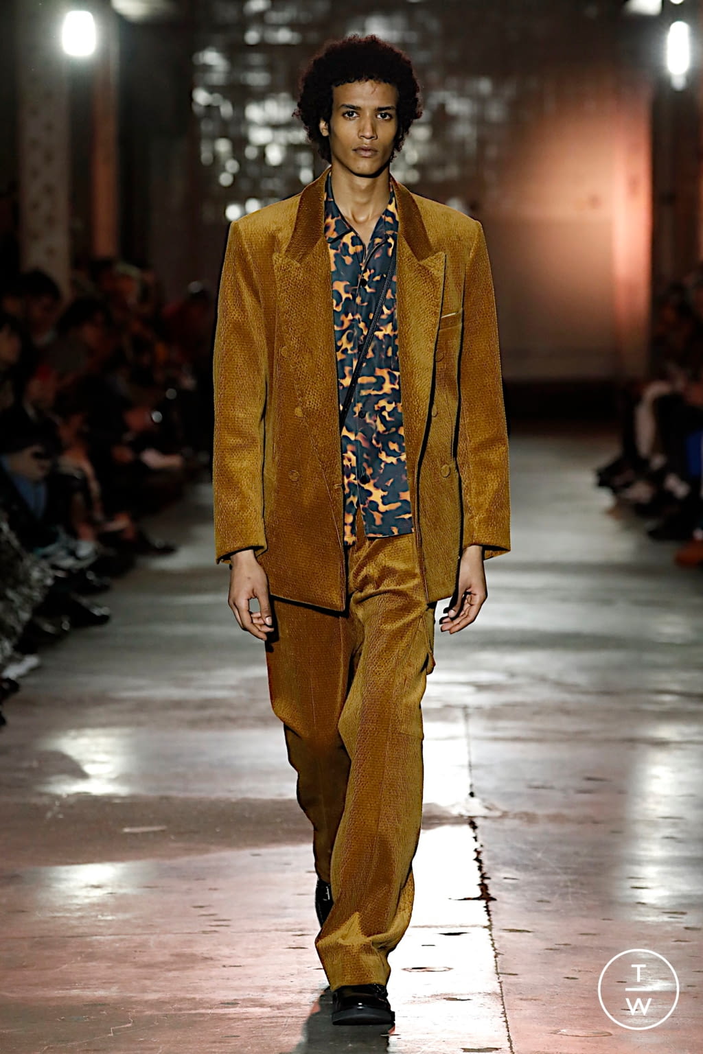 Fashion Week London Fall/Winter 2020 look 31 from the Qasimi collection 男装