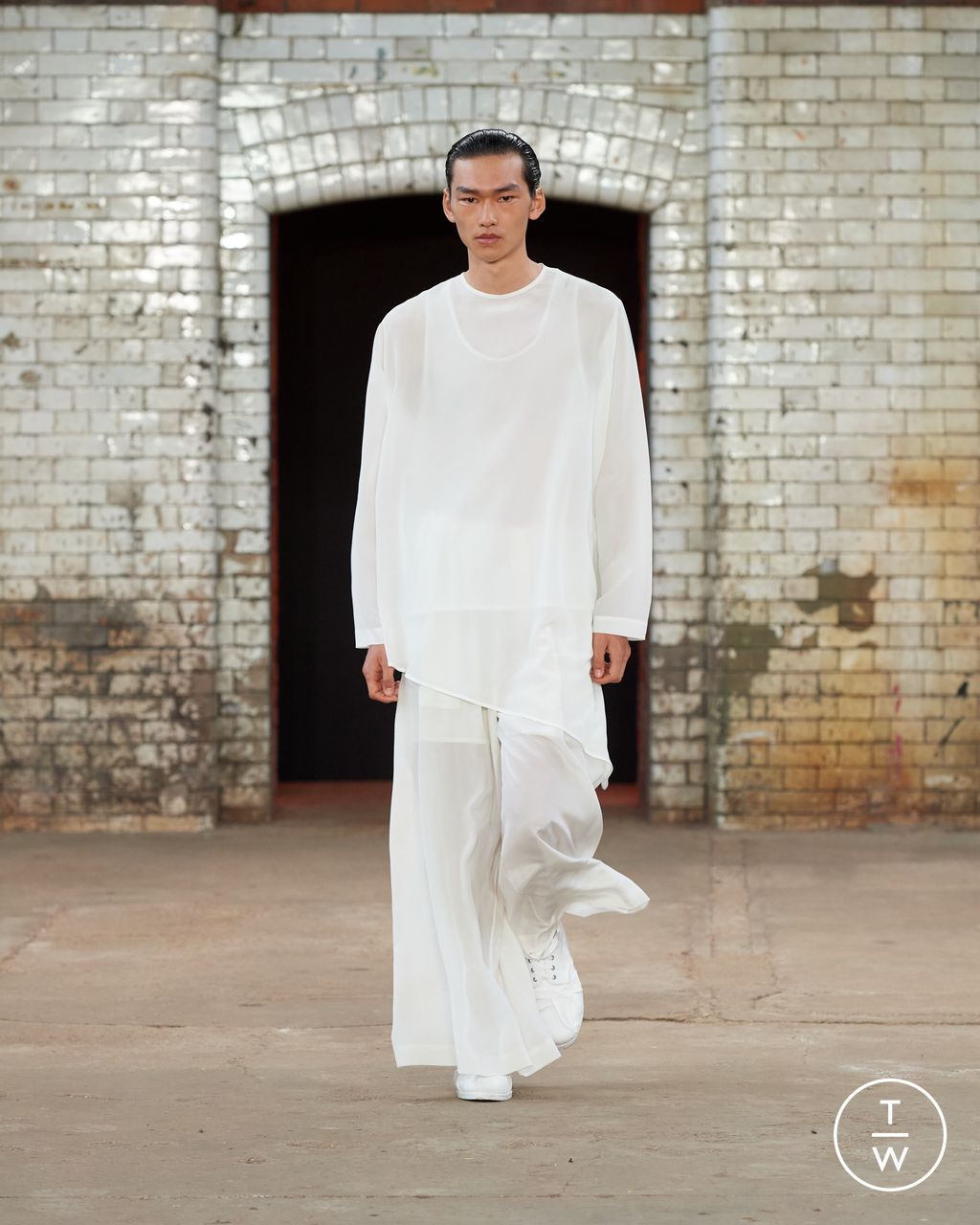 Fashion Week London Spring-Summer 2025 look 1 from the Qasimi collection menswear