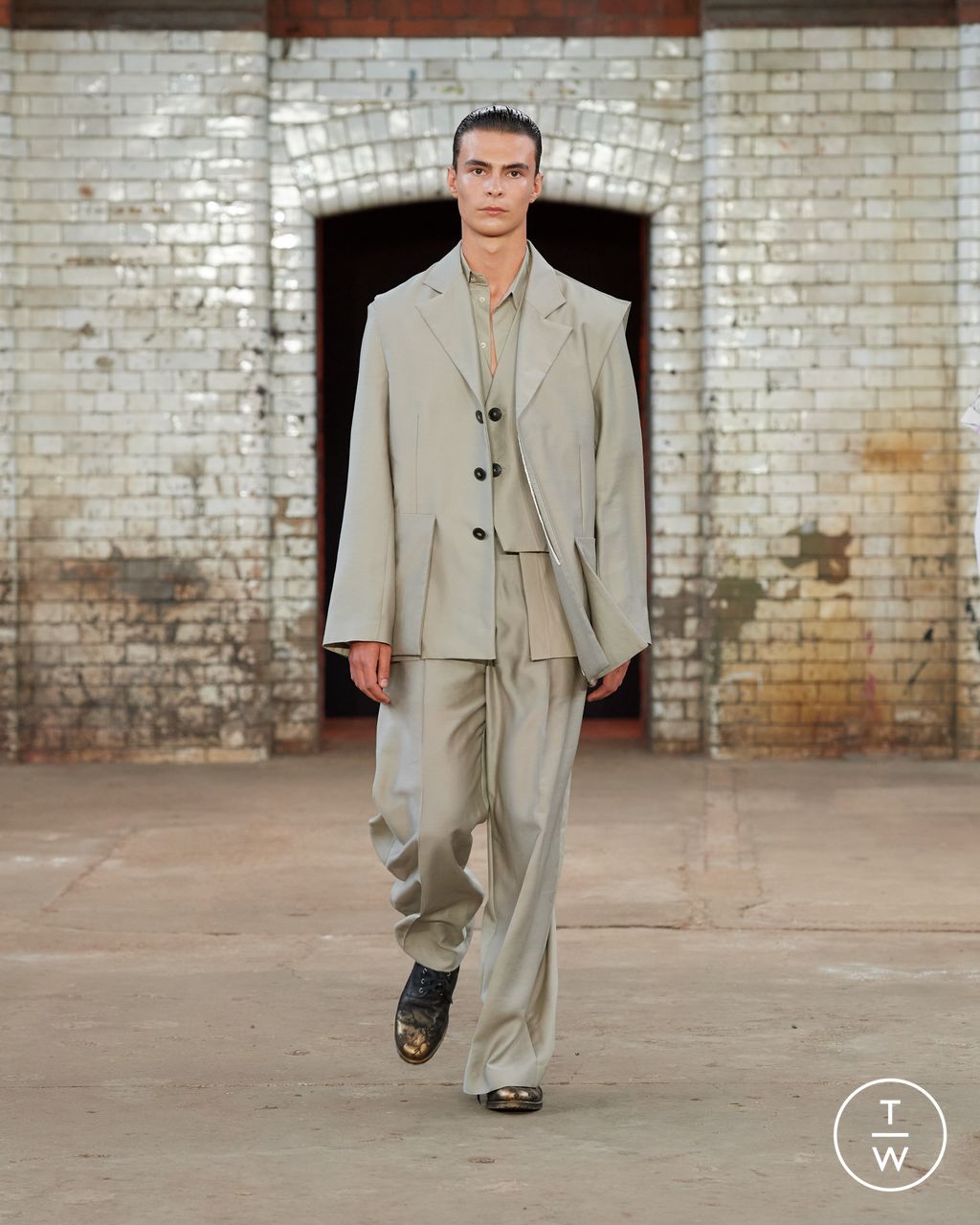 Fashion Week London Spring-Summer 2025 look 7 from the Qasimi collection menswear