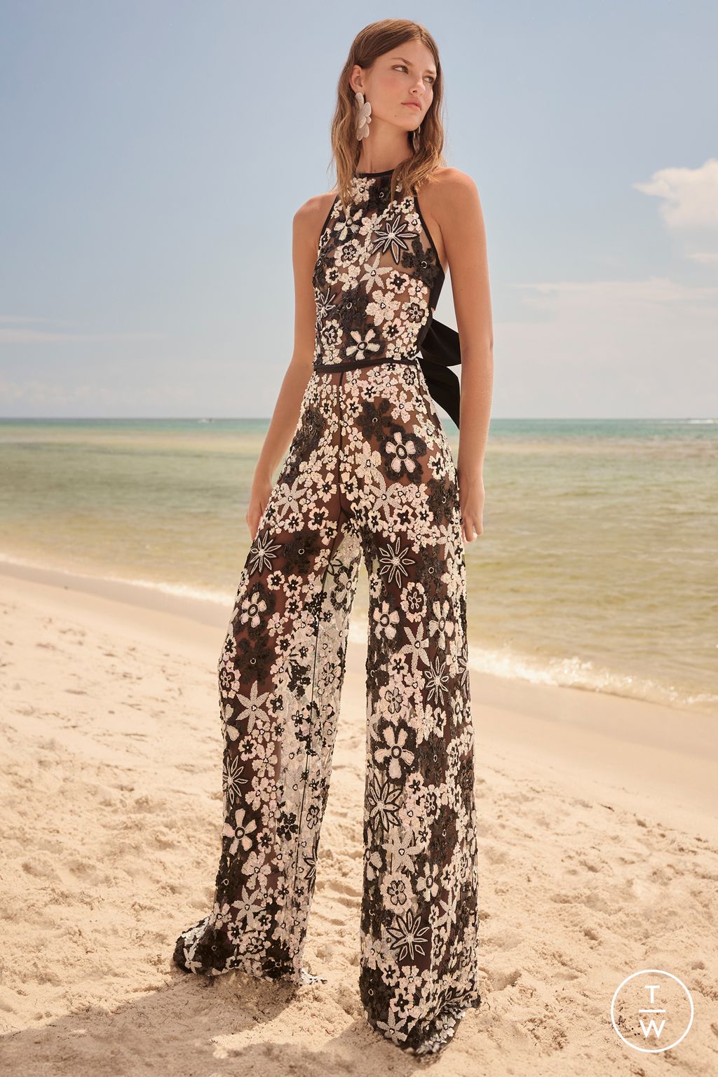 Fashion Week New York Resort 2024 look 18 from the Naeem Khan collection 女装